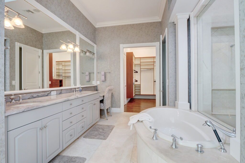 Gables by the Sea- Primary Bedroom attached bathroom (1st floor)