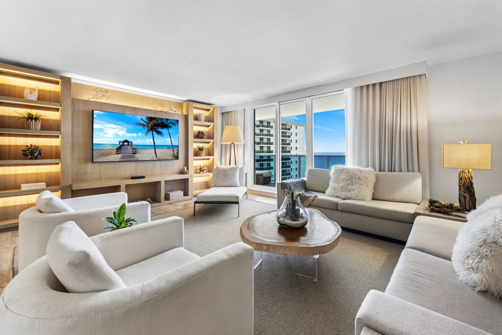 1 Hotel & Homes - Oceanview- Living Room