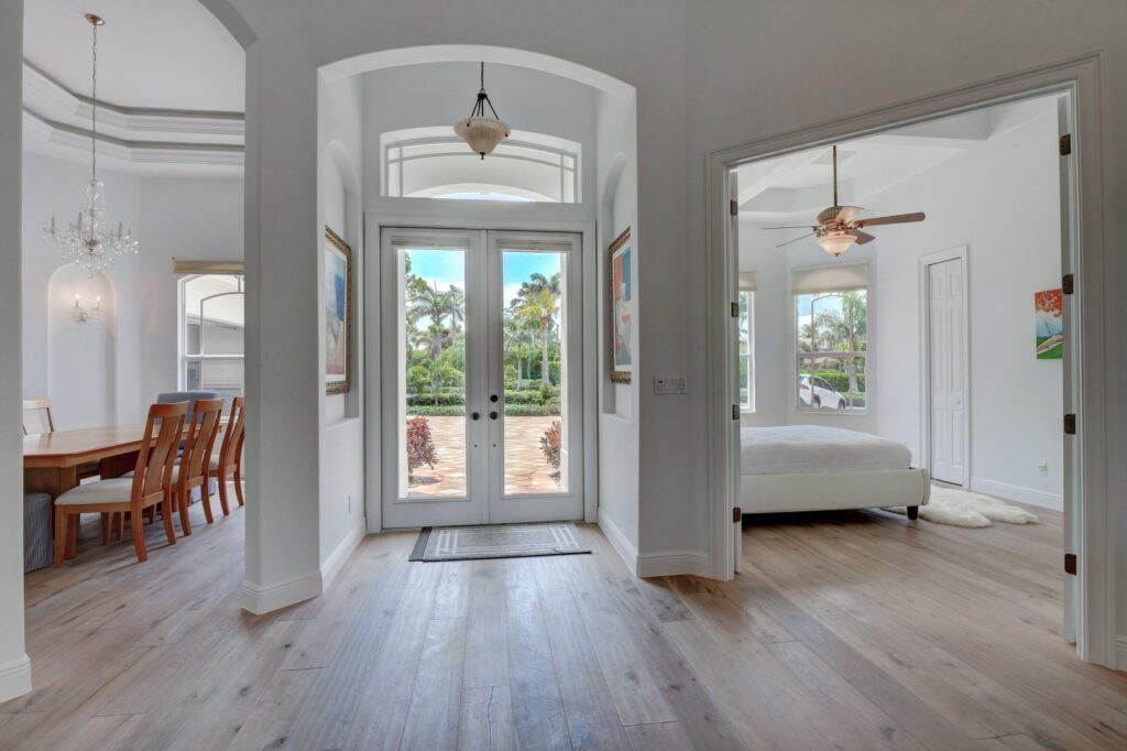 Palm Paradise- Front Entryway