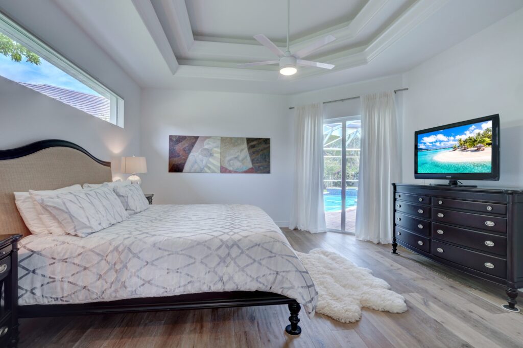 Palm Paradise- Primary Bedroom