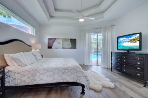 Palm Paradise- Primary Bedroom