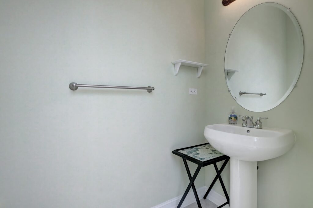 Palm Paradise- Pool Half Bath