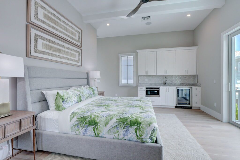 The Sand Castle Bedroom 5 (Carriage House suite) - King Bed