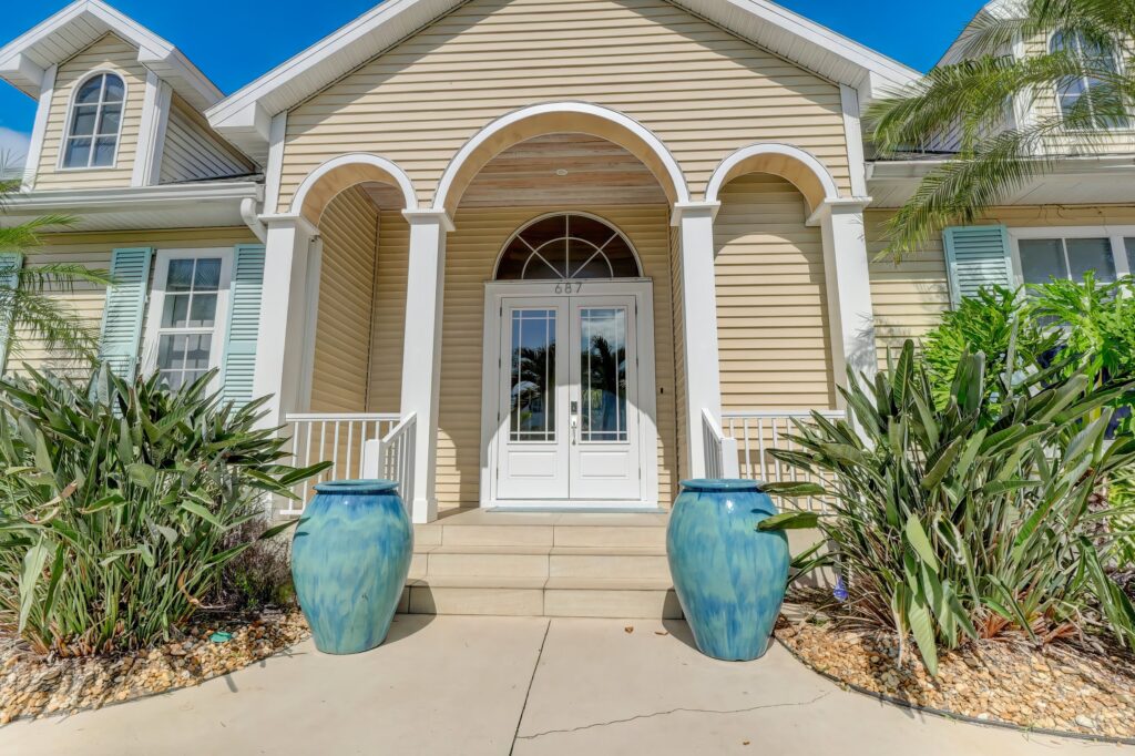 Entertainer's Dream - Front Door