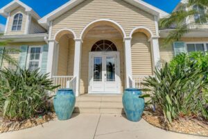 Entertainer's Dream - Front Door