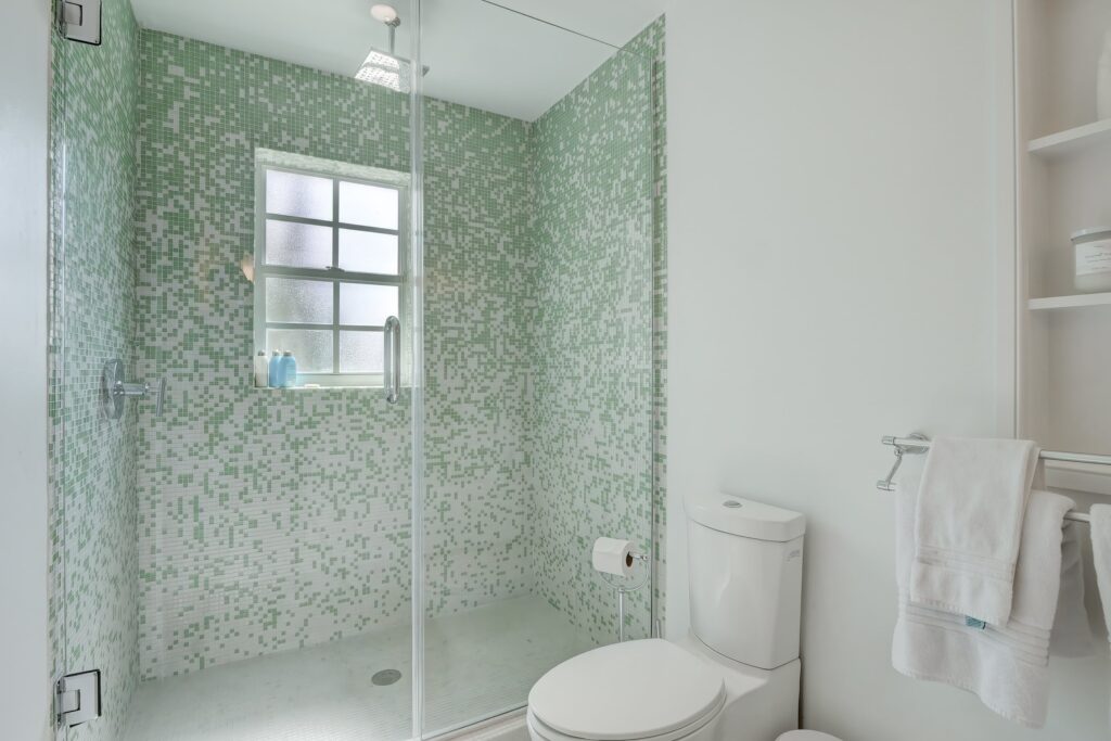 Entertainer's Dream- Guest Bedroom 1 Bathroom