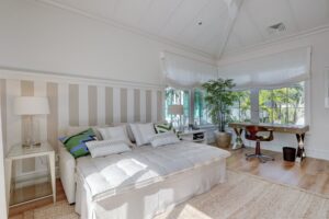 The Sunshine Estate- Guest Cabana