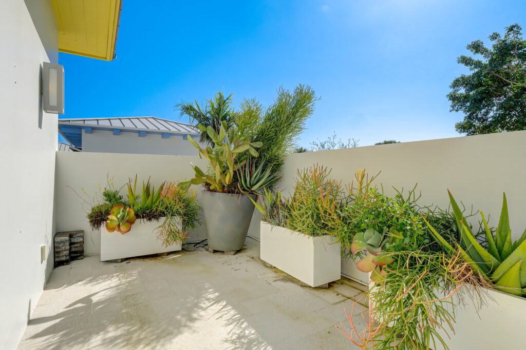 The Sunshine Estate- Guest Cabana Balcony