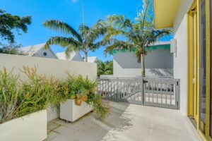 The Sunshine Estate- Guest Cabana Balcony
