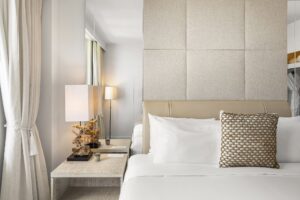 1 Hotel & Homes - City View- Guest Bedroom