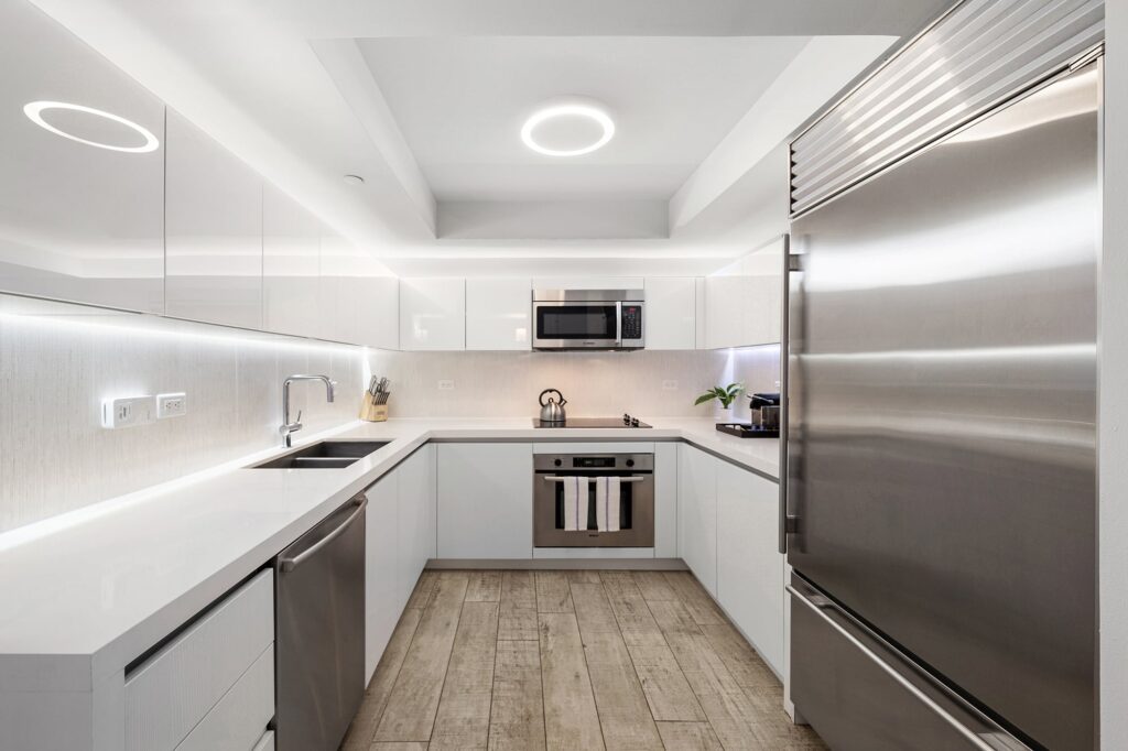 1 Hotel & Homes - City View - Kitchen Area - 