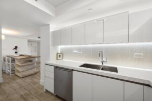 1 Hotel & Homes - City View- Kitchen Area