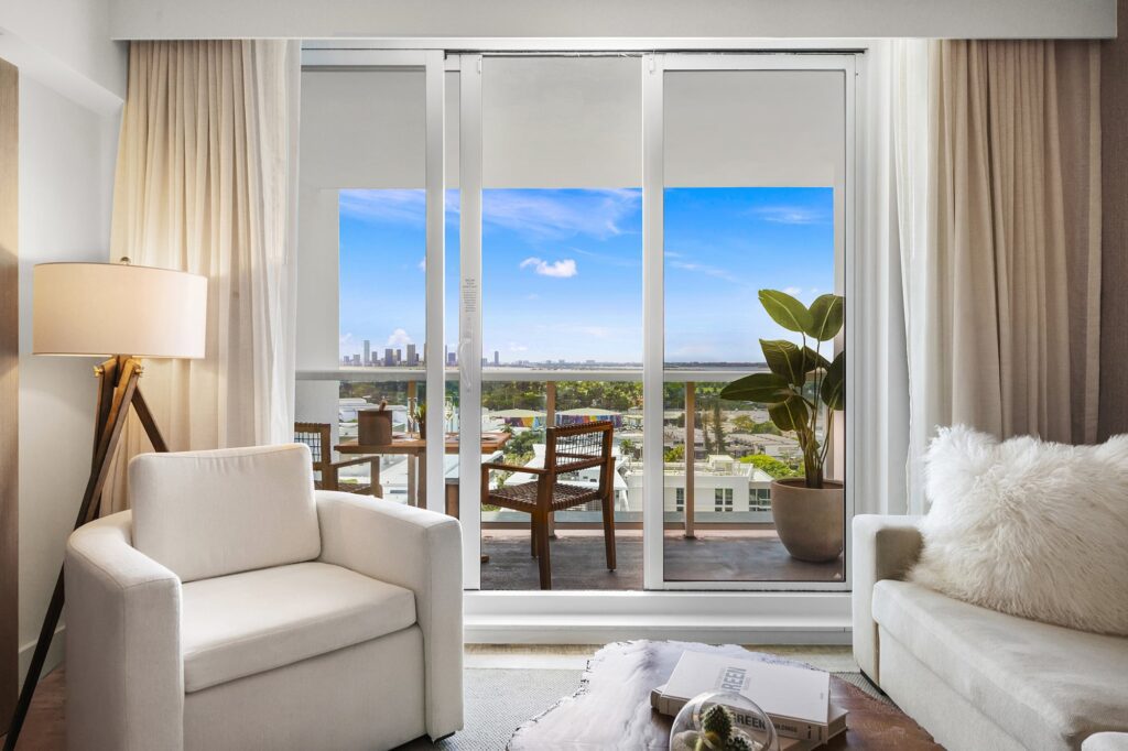 1 Hotel & Homes - City View- Living Room