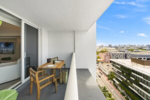 1 Hotel & Homes - City View- Balcony