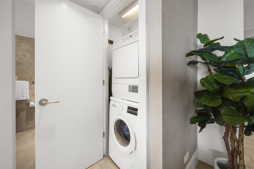 1 Hotel & Homes - City View- Washer and Dryer