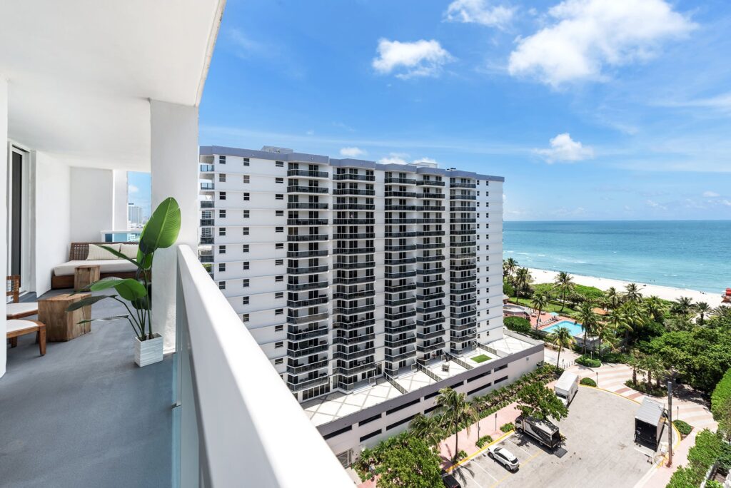 1 Hotel & Homes - Oceanview- Balcony View
