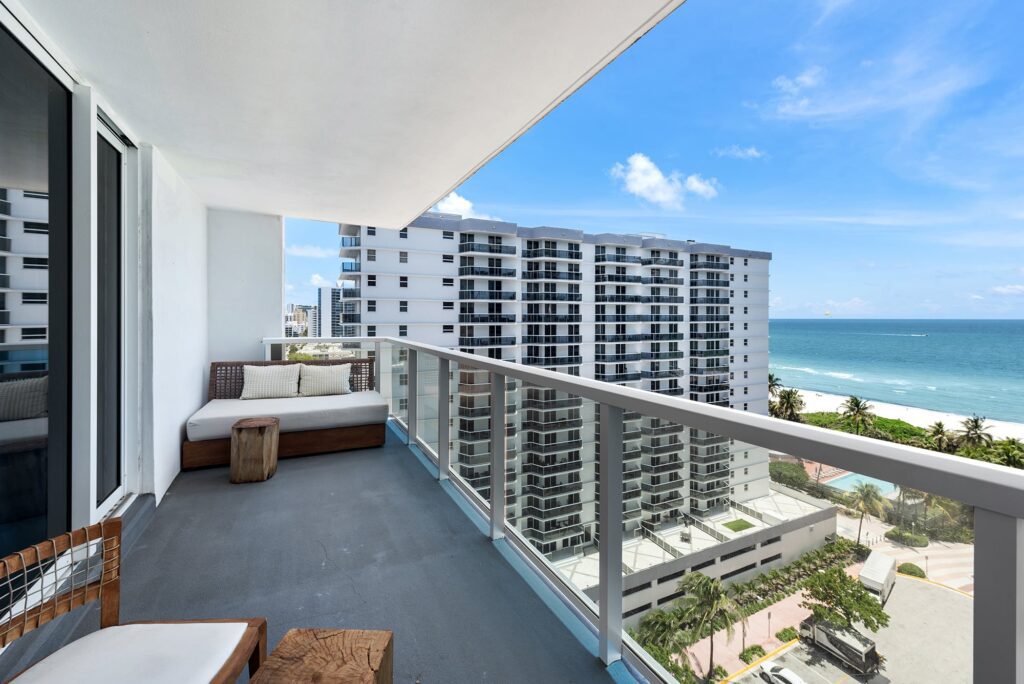 1 Hotel & Homes - Oceanview- Balcony View