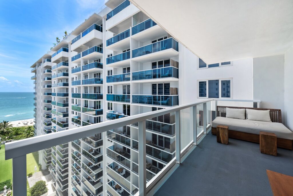 1 Hotel & Homes - Oceanview- Balcony View