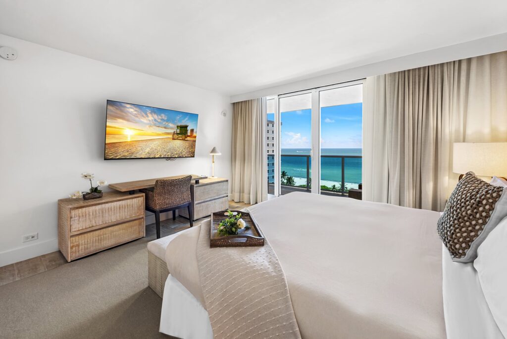 1 Hotel & Homes - Oceanview- Primary Bedroom