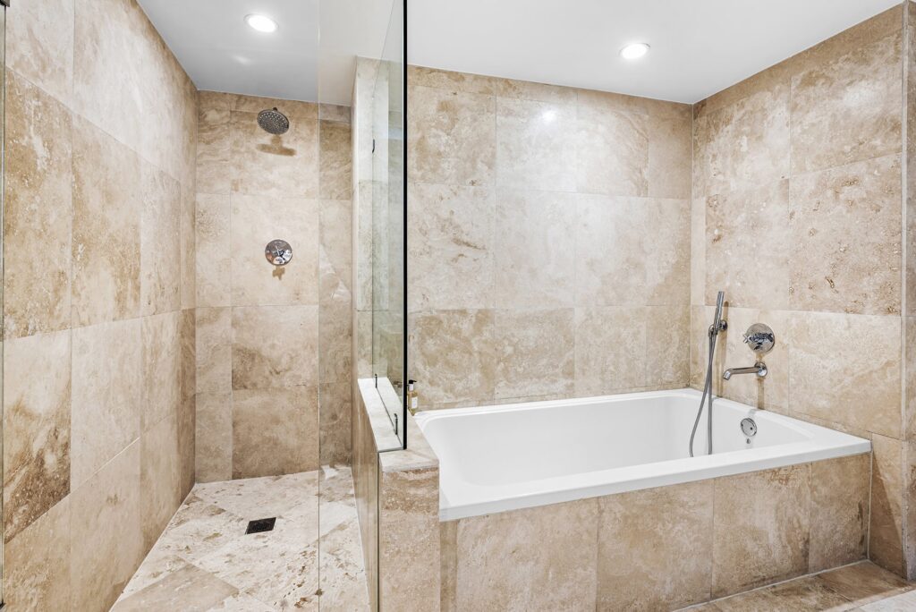 1 Hotel & Homes - Oceanview- Primary Bathroom