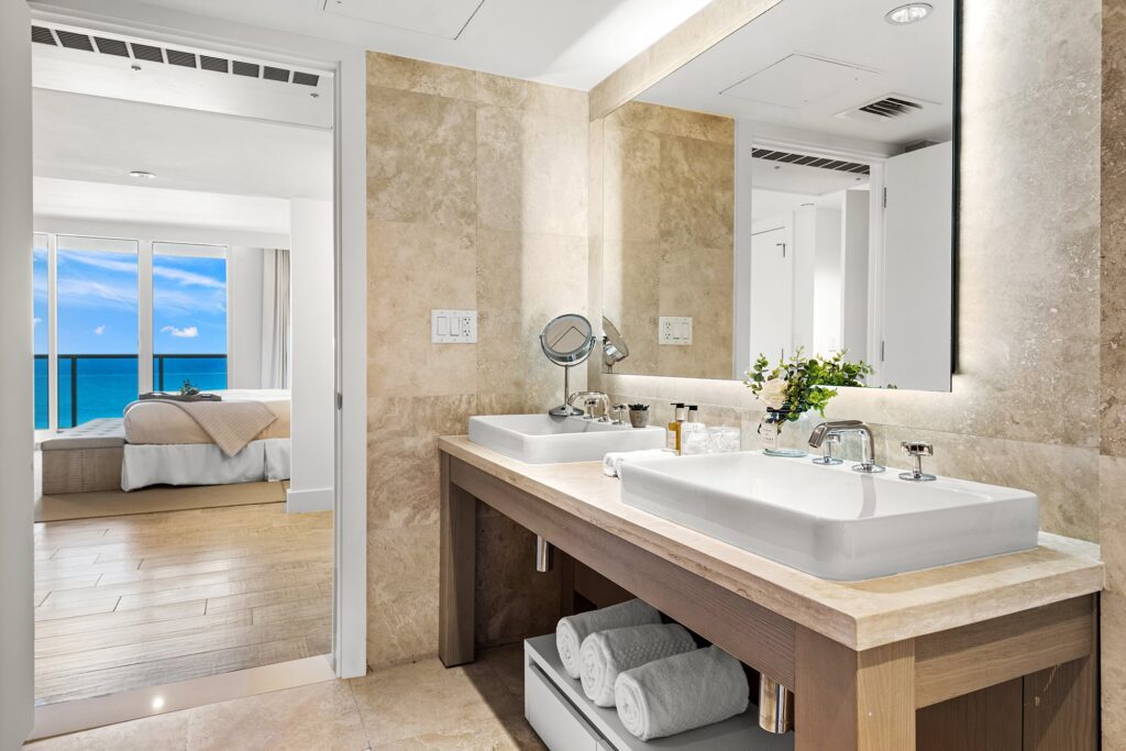 1 Hotel & Homes - Oceanview- Primary Bathroom